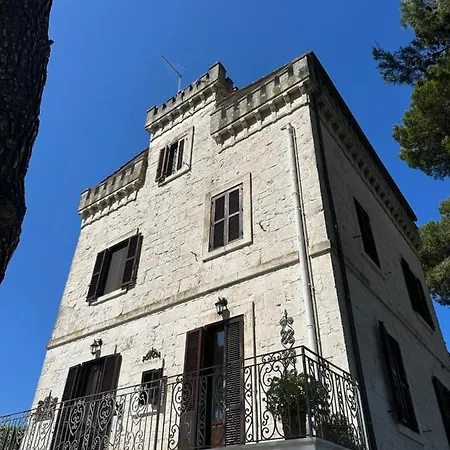 Torre Marinella 컨트리하우스 오스투니
