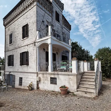 Country house Torre Marinella *