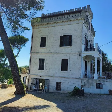 Torre Marinella 오스투니